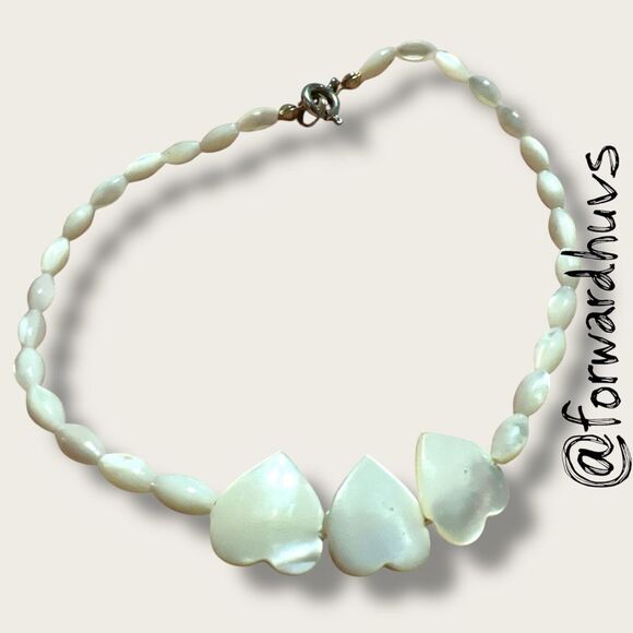 Mother of Pearl Heart Bracelet 9.75” Long - Picture 4 of 9